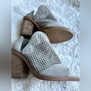 Gray, Vince Camuto, open toe shooties